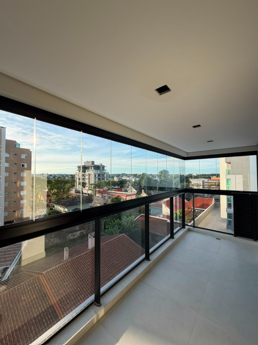 Envidraçamento de sacada com vista panorâmica